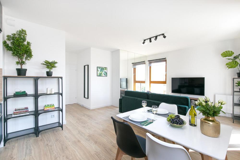 Apartament Black Zajezdnia Wrzeszcz Lägenhet Gdańsk Exteriör bild