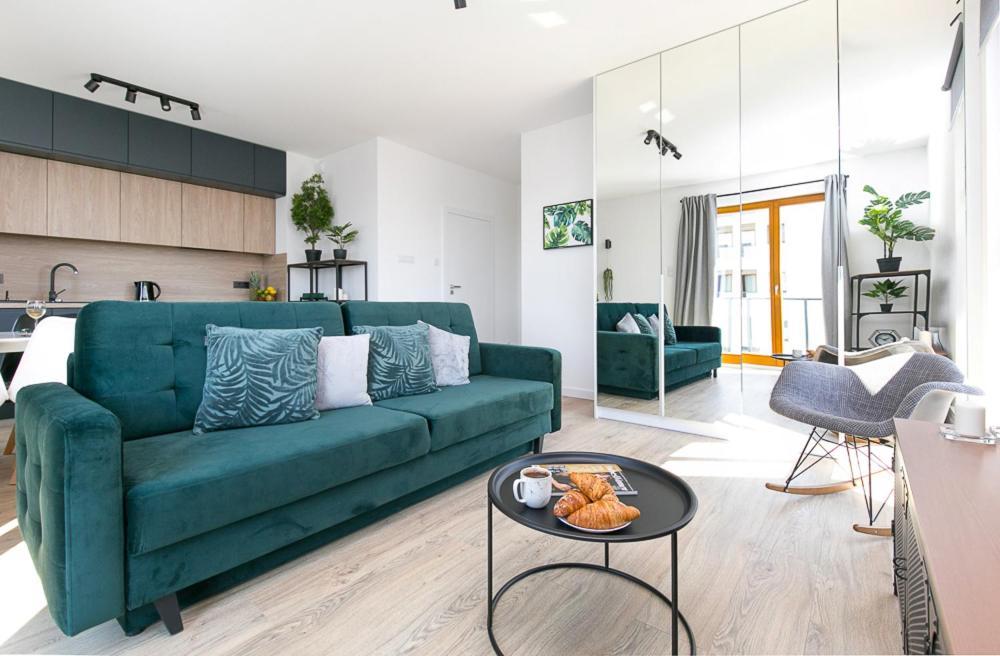 Apartament Black Zajezdnia Wrzeszcz Lägenhet Gdańsk Exteriör bild